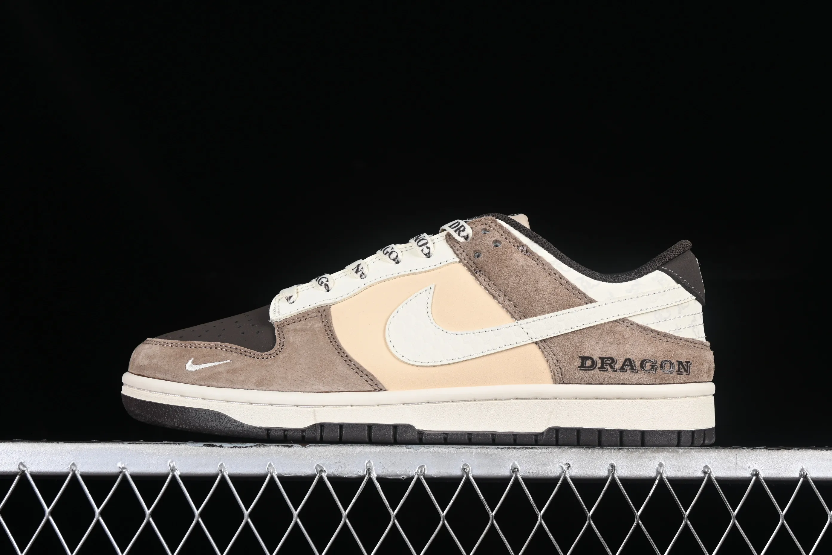 All Categories Nk SB Dunk Series Nk SB Dunk Low High-end Customized Low-top Sneakers Nk SB Dunk Low Chinese Year Limited - Raptors Crossing the River Anniversary High-end Customized Low-top Casual Sneakers JH8037-926